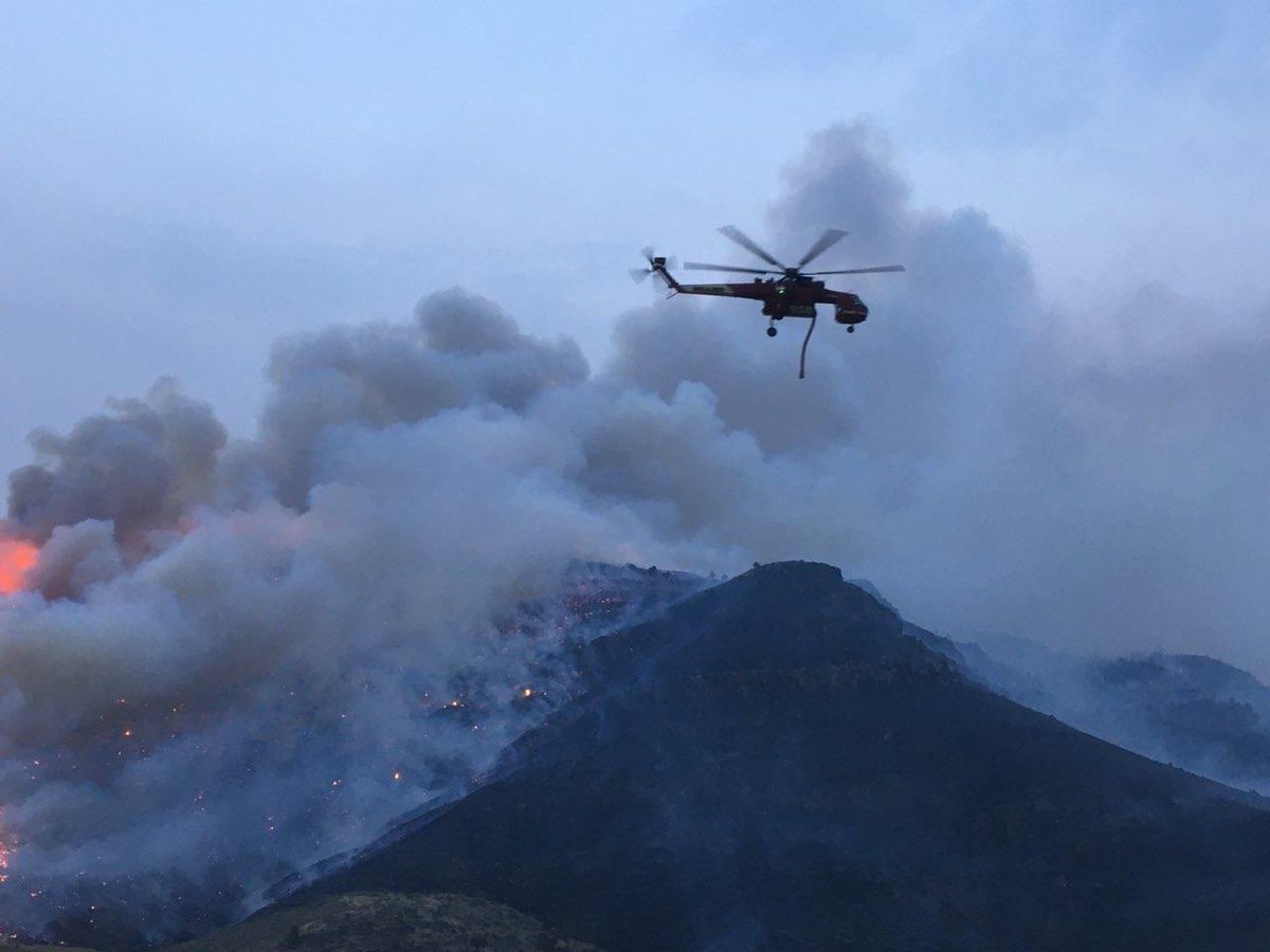 TMFPD's tweet photo. Five of our Firefighters are assigned to the #AugustFire burning 847,000 acres in the Mendocino Nat’l Forest, 38% contained. The crew is part of a rescue team to provide firefighters a safe and efficient method of egress off the fireline in the event of firefighter injury. https://t.co/Y41WcFq74D