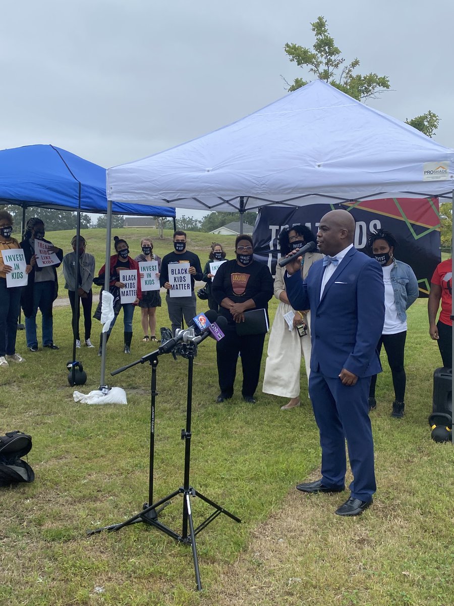 Thank you to everyone who came out this morning to demand a better way forward for our kids and communities.

Check out our website to sign on to the platform and urge candidates for DA and judge to do the same! #TreatKidsLikeKids #BlackKidsMatter

platformforyouthjustice.org