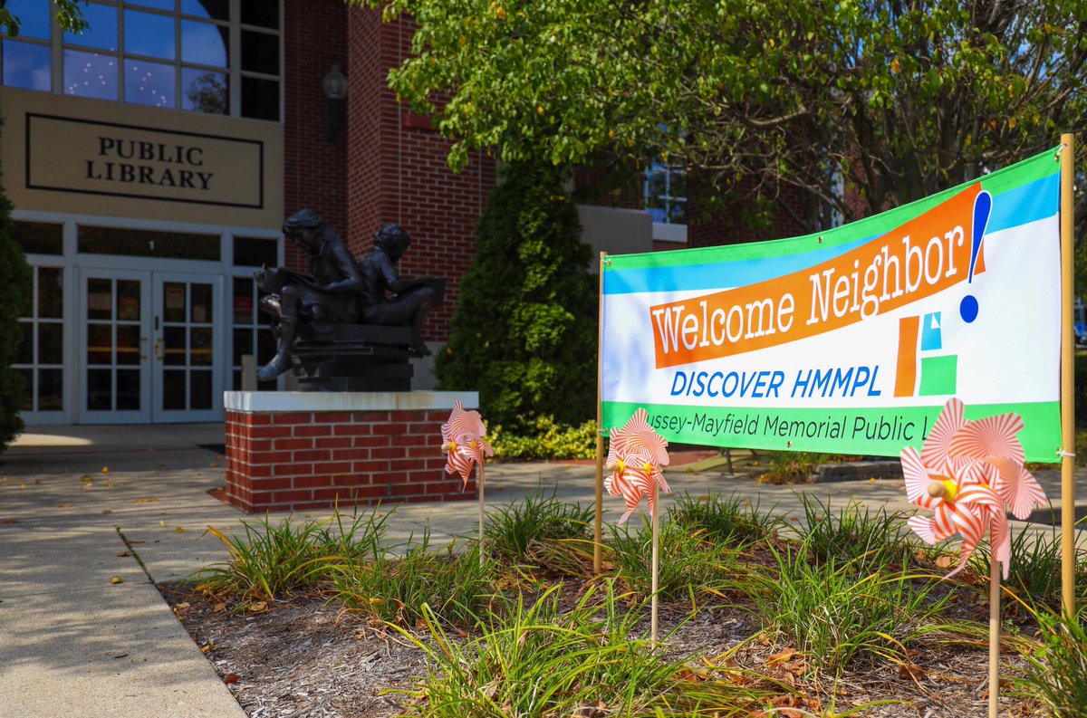 DiscoverHMMPL's tweet photo. Happy Welcome Neighbor Week! 

Residents of Eagle, Union &amp; Worth Township will receive a FREE packable book tote &amp; free snacks THIS WEEK when they pick up a new Library Card or renew their existing card. 

To apply for a card online now https://t.co/oNbozPIIHH 

#WelcomeNeighbor https://t.co/7u2DybOjB5