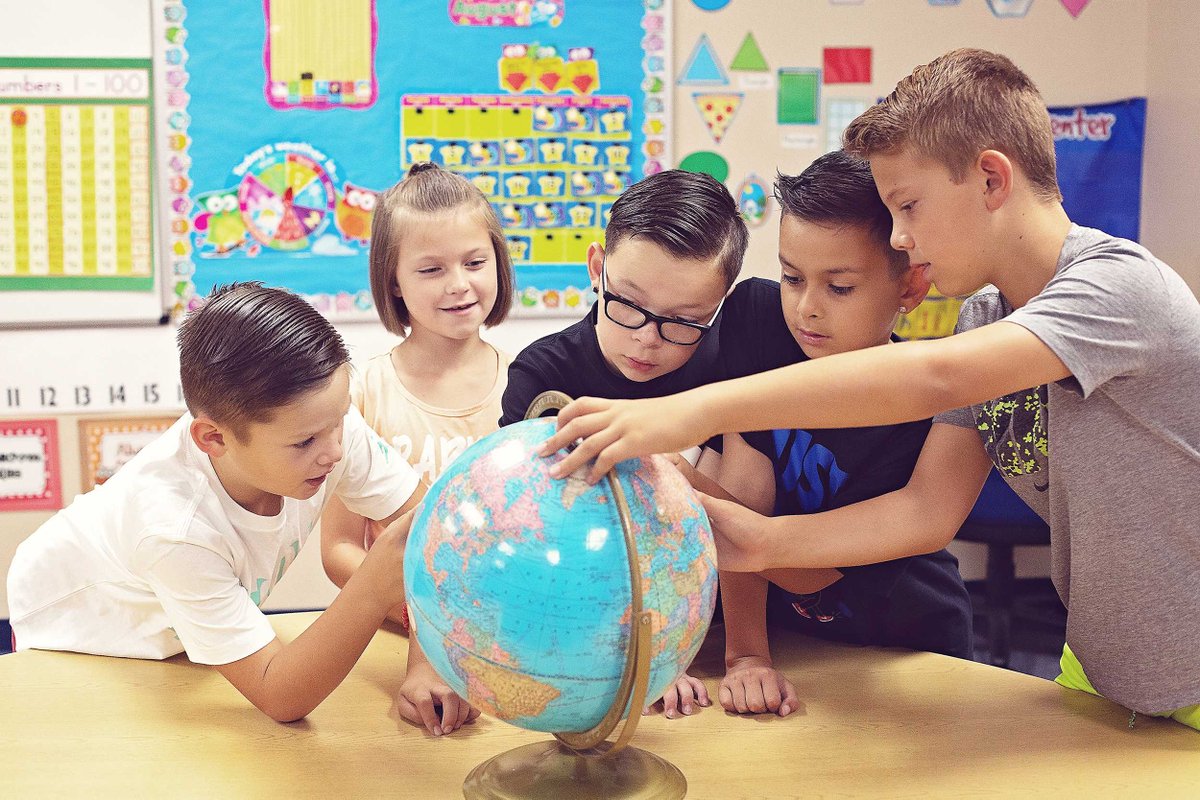 Stay tuned! <a href="/BetsyDeVosED/">Secretary Betsy DeVos</a> will introduce the 2020 National Blue Ribbon Schools awardees on Thursday, September 24th at 1:00 PM EDT #NBRS2020