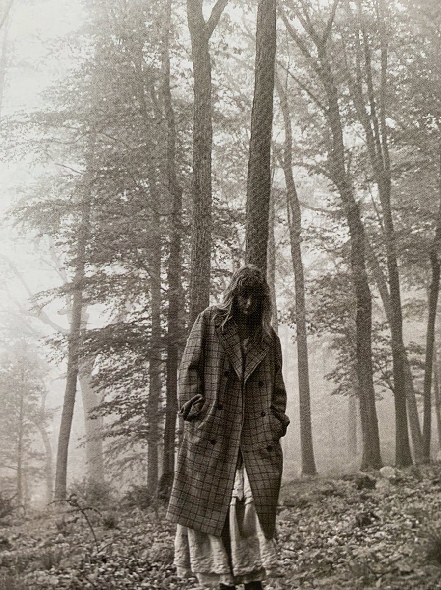 💿 | #folklore by Taylor Swift has been predicted to rise to #1 on the Billboard 200 chart for a 7th (non-consecutive) week with 90K~ units sold according to <a href="/HITSDD/">HITS</a>!