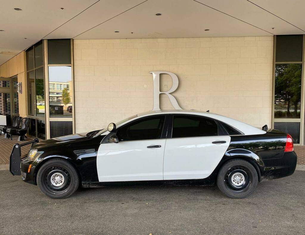 WatchJRGo1198's tweet photo. Looks like I need to buy another car... the Caprice PPV is insanely fun, sounds killer, and a Trackhawk couldn’t resist trying to race it 🔥 #WatchJRGo #ppv #caprice #chevy #chevrolet #lspowered #capriceppv https://t.co/JyUHJd6hZV https://t.co/T4i1INPqVJ