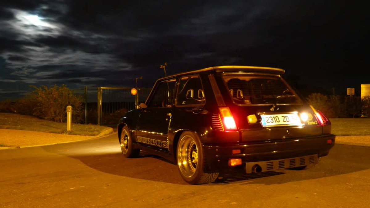 heragu2002's tweet photo. #BuenasNoches Old School #RENAULTelf Fans !🌜🇫🇷🥇✌️😍 https://t.co/X51cJ5V4BX