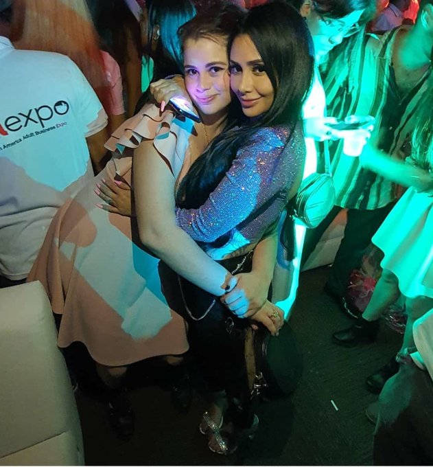 Con la hermosa @xDayaannax  @TheRealDayaanna 🥰 @Cam4_ES @Cam4_FR @Cam4_IT https://t.co/IdHBXSG05Y<a class="tags" href="/tag/xdayaannax">@xdayaannax</a><a class="tags" target="_blank" title="On Twitter" href="/?out=eyJ0eXAiOiJKV1QiLCJhbGciOiJIUzUxMiJ9.eyJpYXQiOjE3MTk4MDc2ODgsImlzcyI6InR3cG9ybnN0YXJzLmNvbSIsIm5iZiI6MTcxOTgwNzY4OCwiZXhwIjoxNzUxMzQzNjg4LCJyZWRpcmVjdF91cmwiOiJodHRwczovL3R3aXR0ZXIuY29tL1RoZVJlYWxEYXlhYW5uYSJ9.T4RK7pKOxD4BQIumG8wjpM1RWAutuZfIbNZklNl8lz8ghf2qdX-JCOMXOIFA3GH7invhdavXZGv0_5nuZWI64Q">@TheRealDayaanna</a>