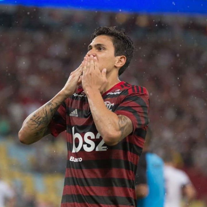 SportsCenterBR's tweet photo. Atualmente, quem deve ser o titular do Flamengo? #LibertadoresFOXSports 

🔁 Pedro
❤ Gabigol https://t.co/YWeWco7cOt