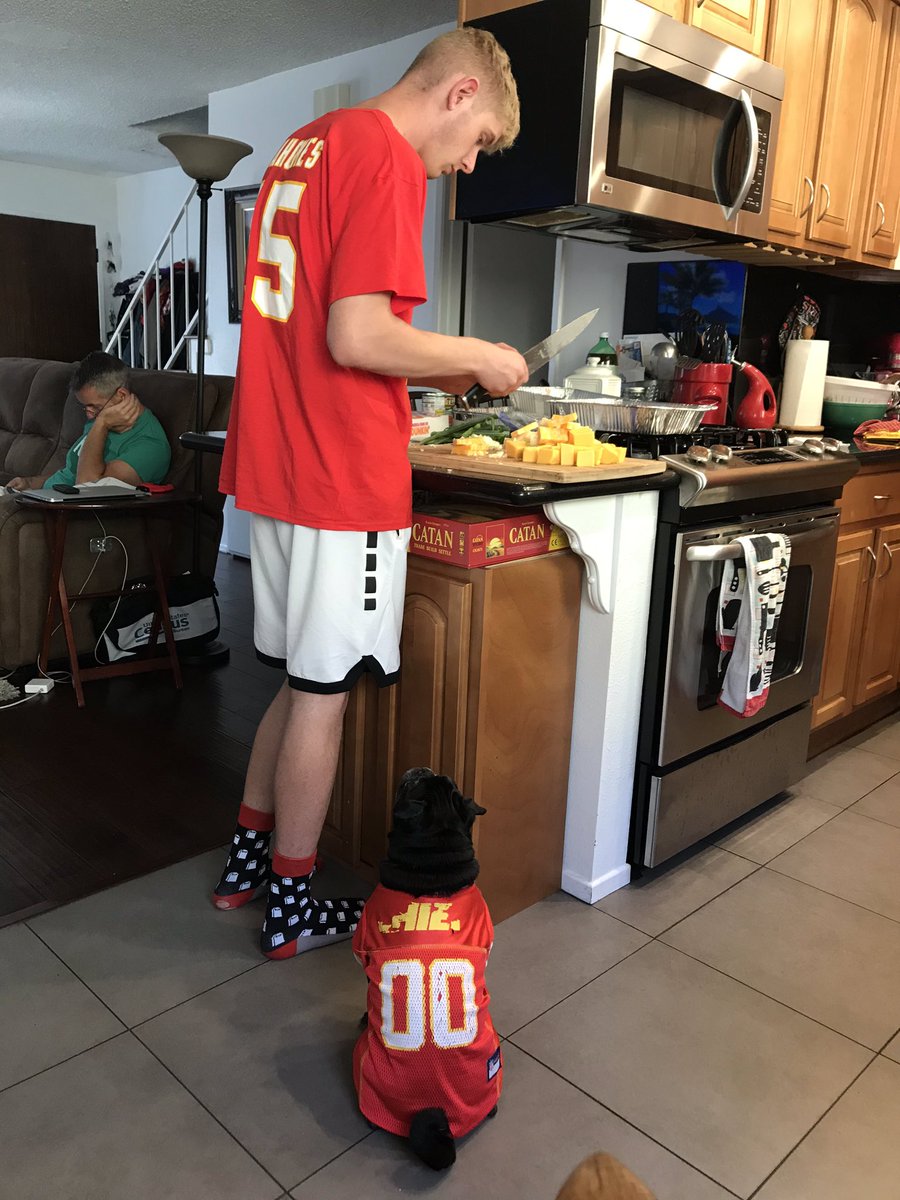 Jenski007's tweet photo. @Chiefs blessed to get to see our son, flew from Kansas City to San Diego! He is in the US Navy! Hooyah!! Representing!!! https://t.co/UNYTq7XyHv