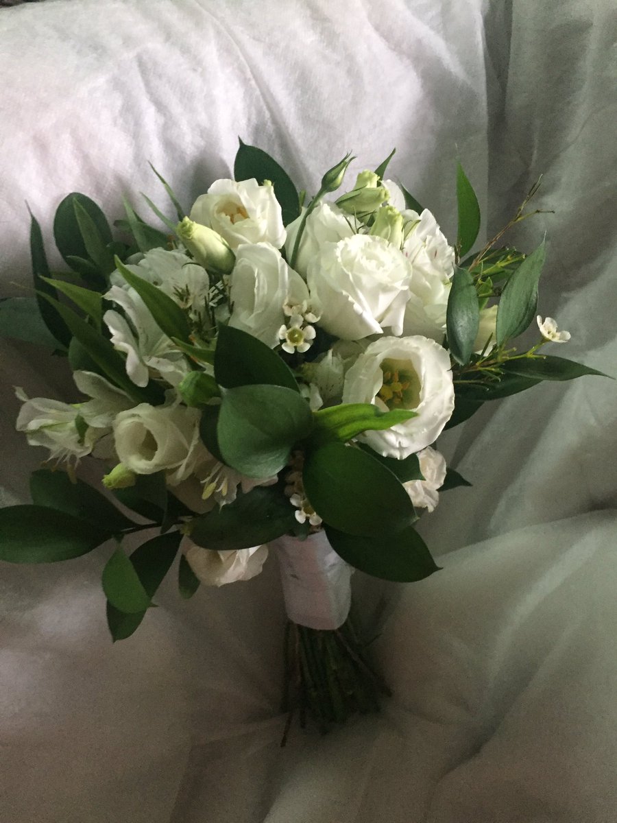 SimpleBlooms's tweet photo. Make your love one happy 🌸💕Surprise Planner Kuantan , Delivery around Kuantan - Gambang - Pekan - Gebeng  
📲0105787587 / 0183675361
@KuantanTV https://t.co/FEodceXi26
