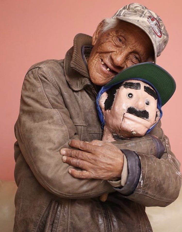 Jackierrs183's tweet photo. Me dieron ganas de hacer un hilo de la vida de este increíble señor y de su vida, que aunque todos sabemos quien es no sabemos su increíble historia... https://t.co/Vk6sNAZBcL
