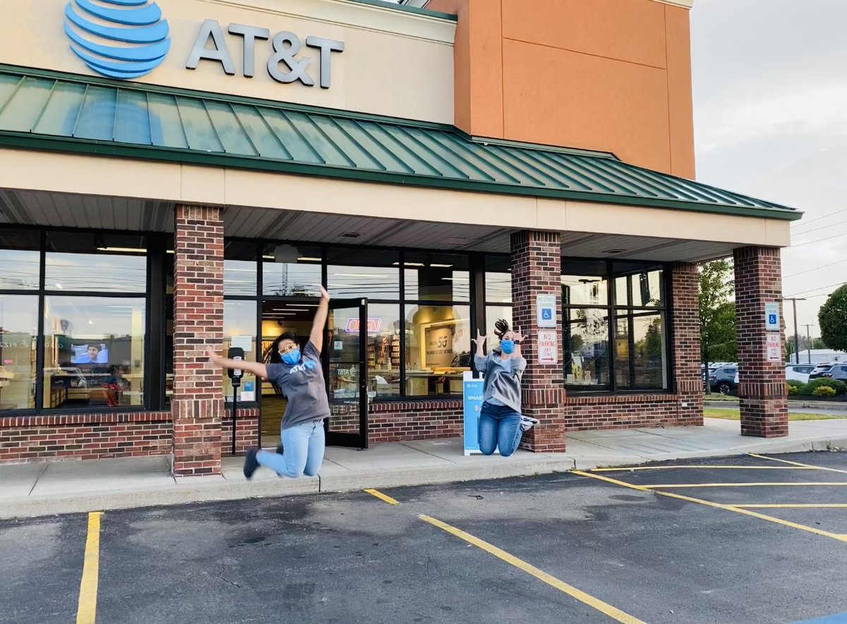 Last day that the Webster Team is together before I leave! 🥺 But I am so excited to announce that next month I will be starting a new journey with ATT in Georgia! 🍑🎉 I’m going to miss my Webster/Rochester team so much!💙