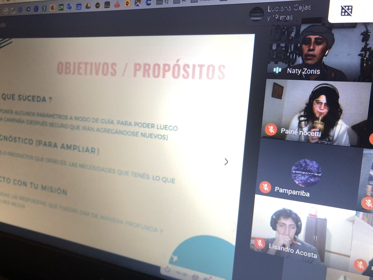 Cómo ablanda cocos <a href="/natyzonis/">NatyZonis</a> en su seminario de comunicación digital en <a href="/NicetoClub/">Niceto Club</a> ! Fuego en la pantalla!