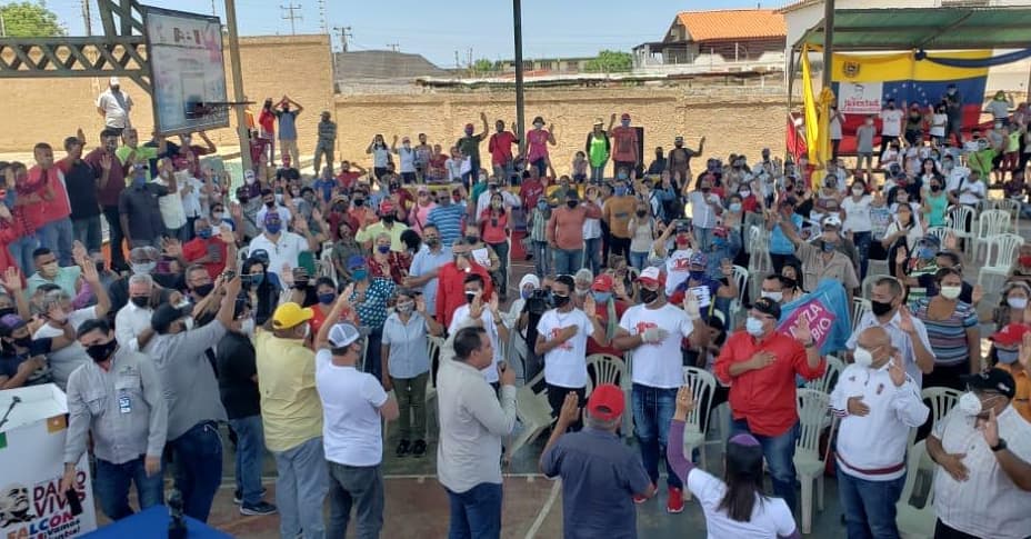 Juramentado Comando de Campaña "Dario Vivas" en el municipio Falcón. Acompañados de nuestro gobernador <a href="/vclarkb/">Víctor Clark Boscán</a> y nuestro hermano @Pito_Acosta con todo el compromiso para garantizar la victoria de nuestros candidatos Andrés Eloy Méndez y <a href="/MarelysCastro21/">Marelys Castro Rodríguez</a>