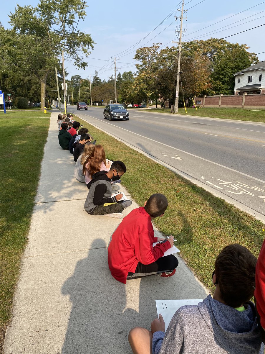 ashhnugent's tweet photo. A whole class divide and conquer number talk, some outdoor math to collect real data followed by talking about representing and using different multiplicative models. How many cars travel by in 2.5 min? What about an hour? An hour 10 minutes? @byronnorthview https://t.co/0c7K6yF1sh