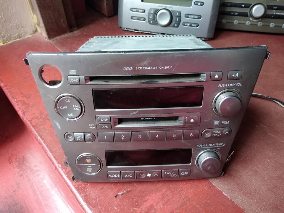 gingerbeardman's tweet photo. Japanese cars came with MiniDisc headunits pretty much as standard. https://t.co/QRQKMECYjH