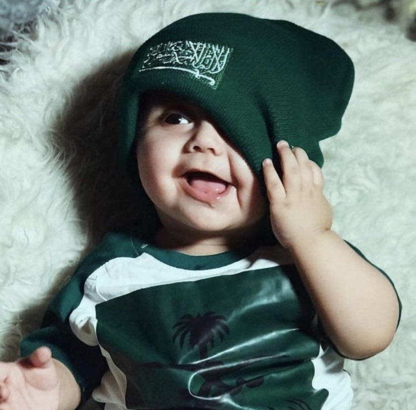 #اليوم_الوطني90                                              كُل عام ووطني يُعانق السّماء مجدًا ، ويحضن السّحاب فخرًا وعزًا ، دُمت حُبًا وعشقًا للأبد 🇸🇦🤍