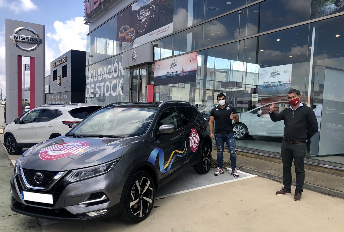 ADEMARLEON's tweet photo. 🚗 Ayer nuestro 2º entrenador @LuisPuertas22 recogía su Nissan Qashqai en el concesionario @Nissan_ESP #Cyasa León.

Automóvil🔝que podrá disfrutar toda la temporada.

🦁 #LoQueTúMeDas #AdemarALuchar @SomosABANCA https://t.co/YYnycB4agz