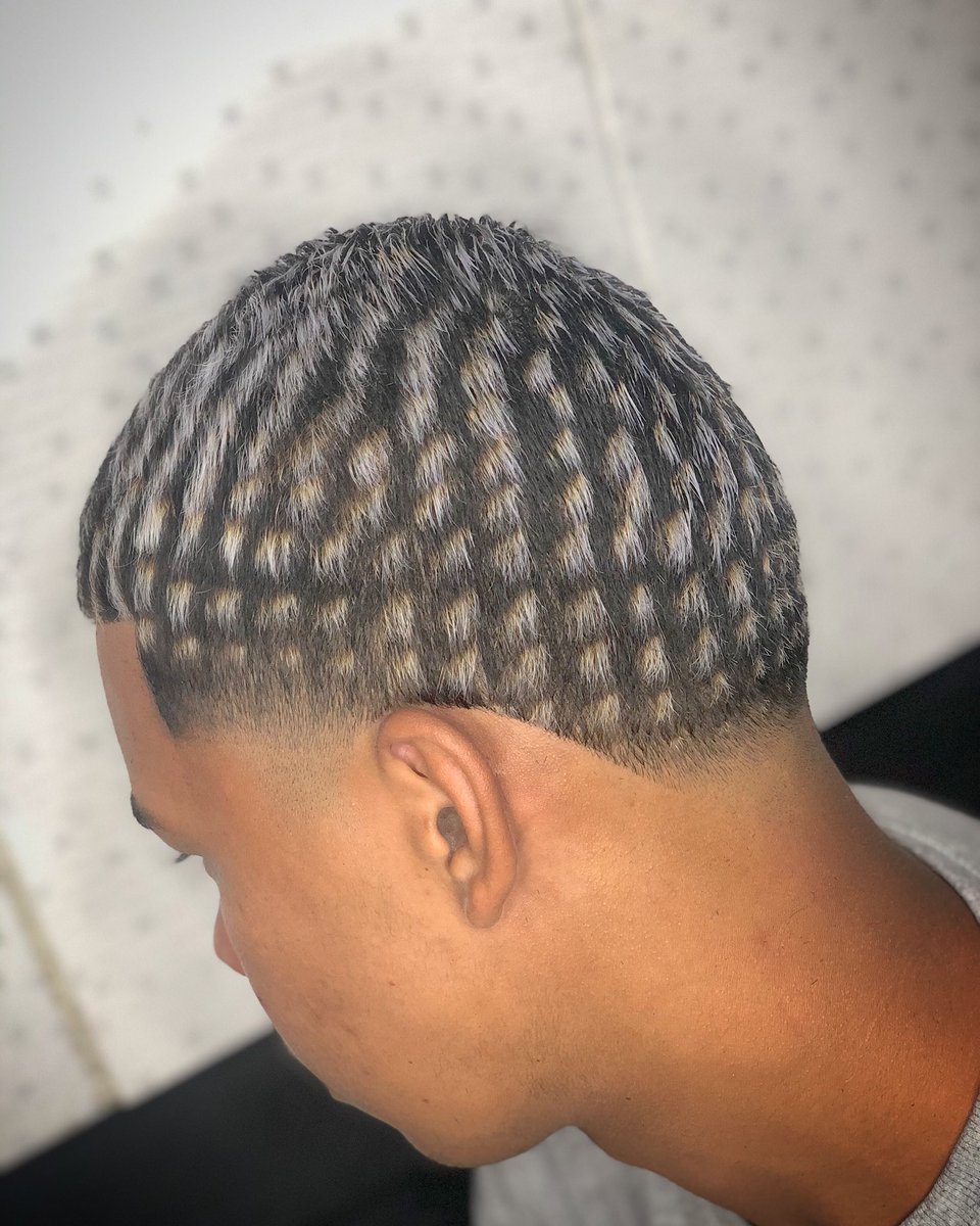 BARBERBRADDOCK's tweet photo. Alinhado 📏 https://t.co/2VwiOYGo6R