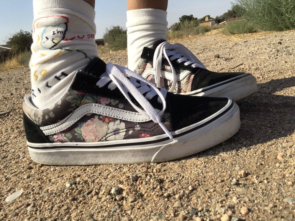 jarofhannah's tweet photo. @_madisonee These are my socks https://t.co/bjzwsEHBLr
