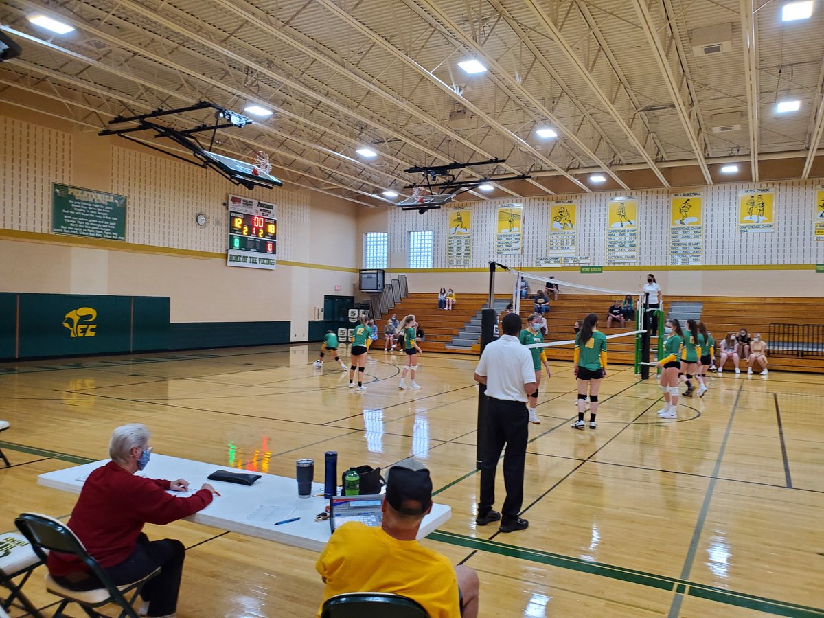 PManriquez_6's tweet photo. Great Pec JV VB action tonight. Love seeing our kids compete. #PecPride
#MakeTheMostOfIt https://t.co/kxJe8eFfj8