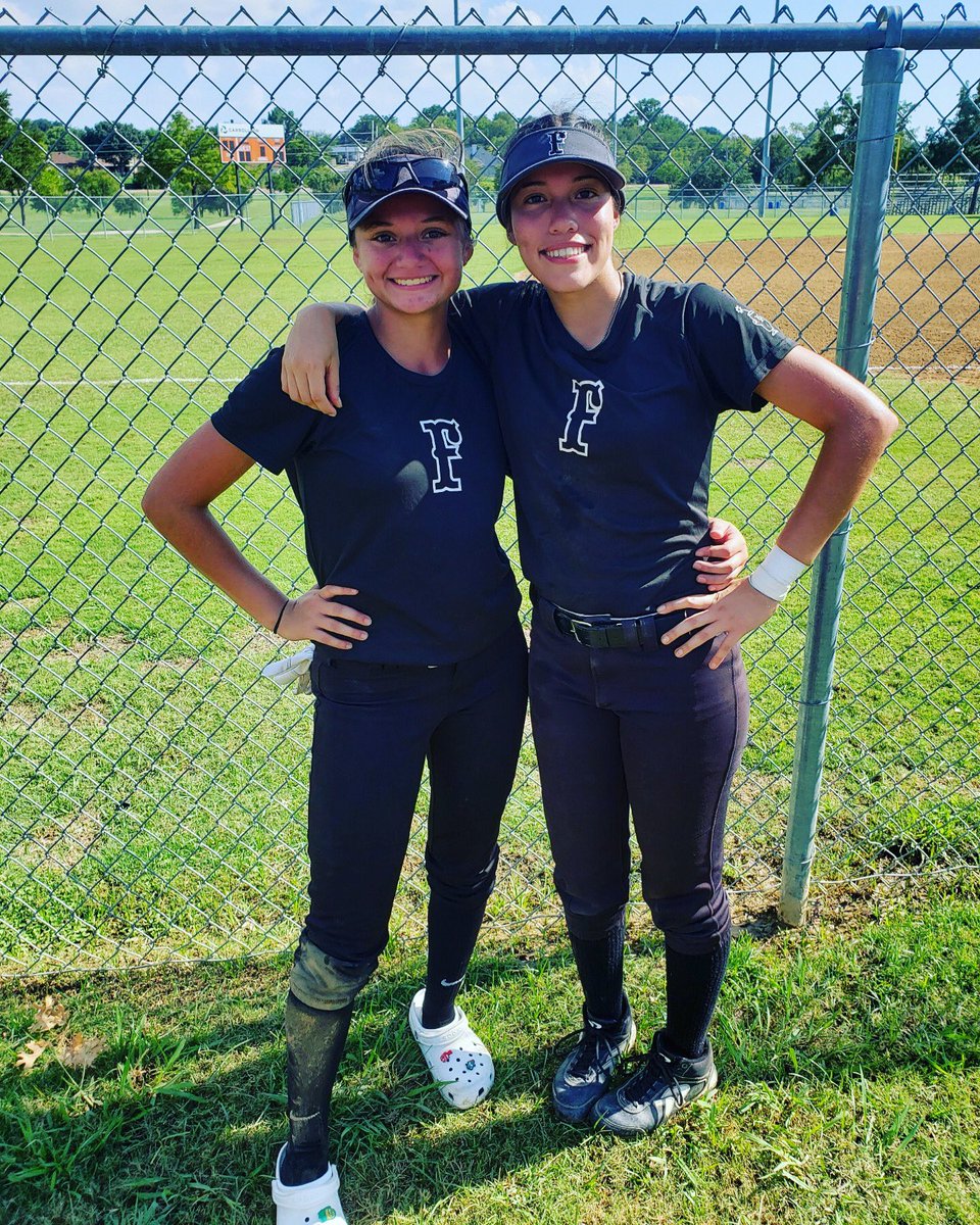 dfw_smith's tweet photo. Here are some of our 2022’s Caitlyn Gloria Middle Infielder/Outfielder of Dallas Woodrow Wilson High School and RoseAmber Gloria of South Grand Prairie High School 🥎❤️ #softballfamily #firecrackersdfw #firecrackersoftball https://t.co/oB1GaacodK