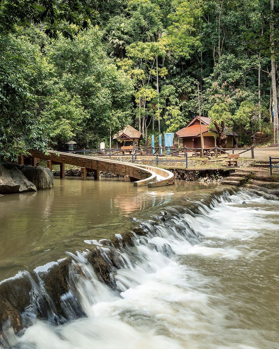 PerlisPermai's tweet photo. 𝗦𝗔𝗟𝗔𝗠 𝗣𝗘𝗥𝗟𝗜𝗦

23 September 2020 | 05 Safar 1442H

Selamat Pagi | 📷 Gua Kelam, Perlis
⠀⠀
Kredit foto  : IG @khaiadam

#PerlisPermai💛💙 #SelamatPagi🌄 #GuaKelam #Perlis #Malaysia🇲🇾 https://t.co/dFWgPajeYZ