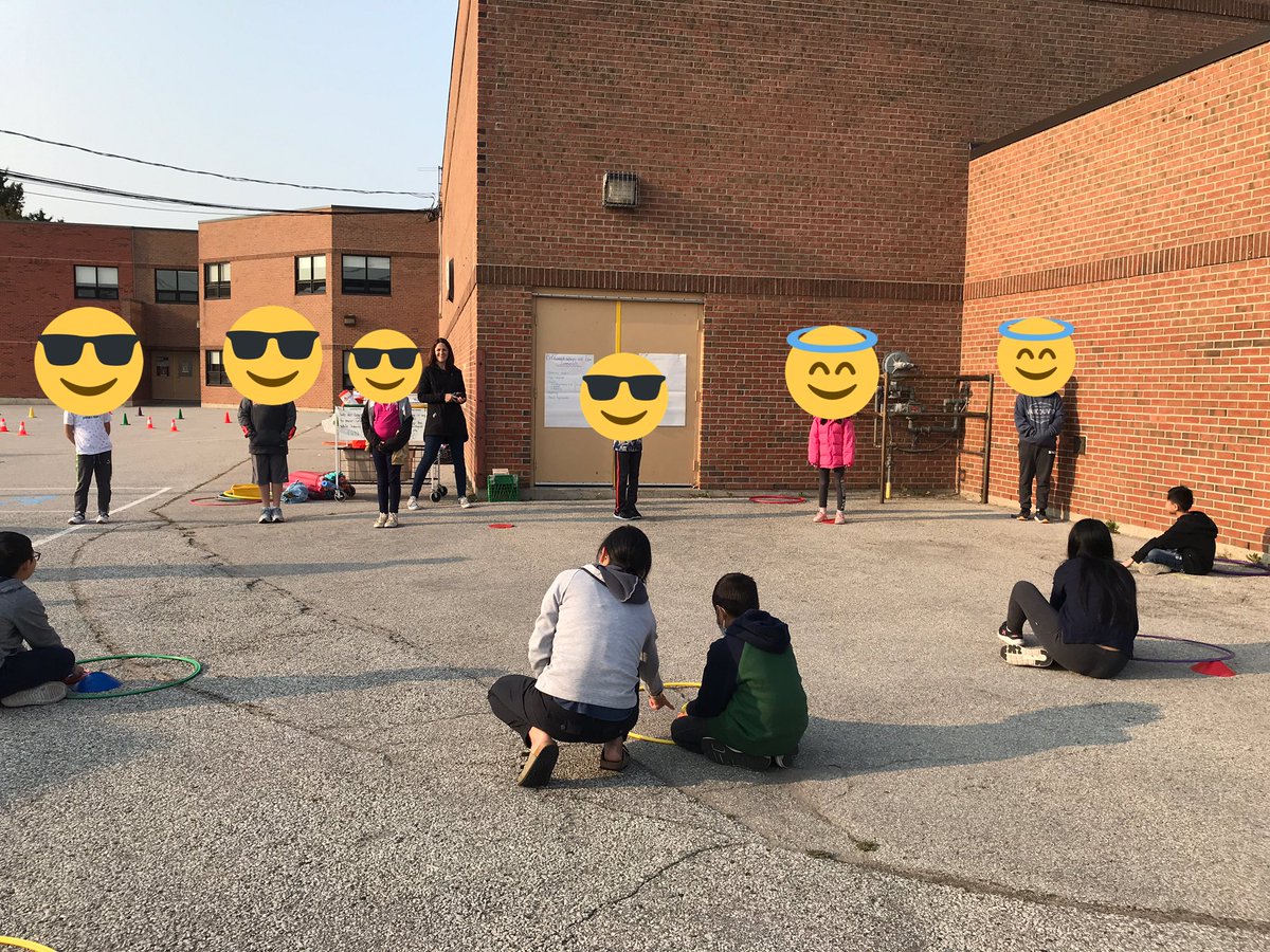 andreahaefele's tweet photo. Guiding Ss thru a series of communication games in our early stages of integration #physed w/ @asd_teach Ss. Always learning more about our Ss as they work thru diff challenges while learning how Ss w/ #autism learn, maybe we’re not so different after all 🤔 #playbeyondthelabel https://t.co/7MCVno3Emh
