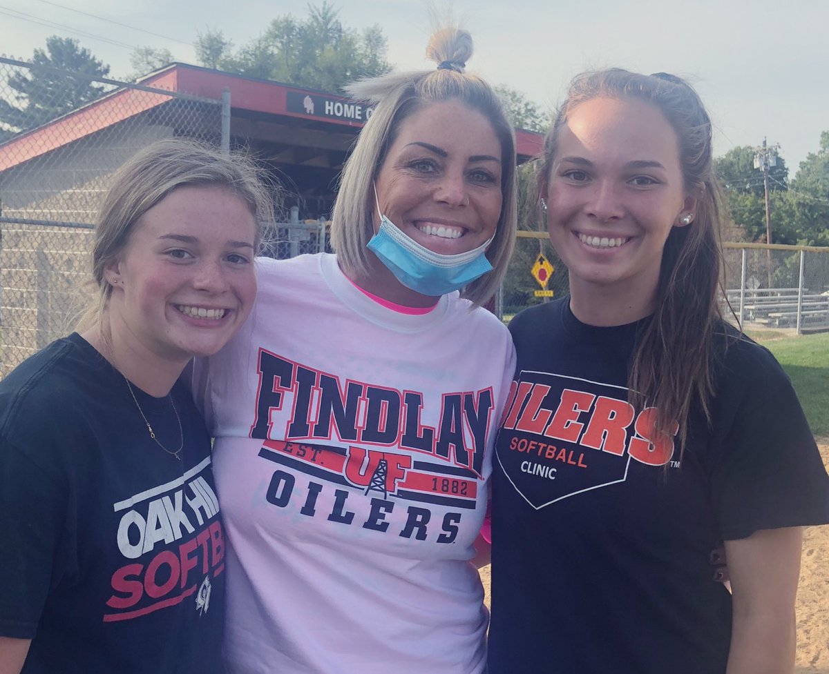 When you get a sweet @UFOilerSoftball shirt from @emmabode10 you wear it to practice bc you miss her being there! ❤️😢🥎 #OakHillsSoftball