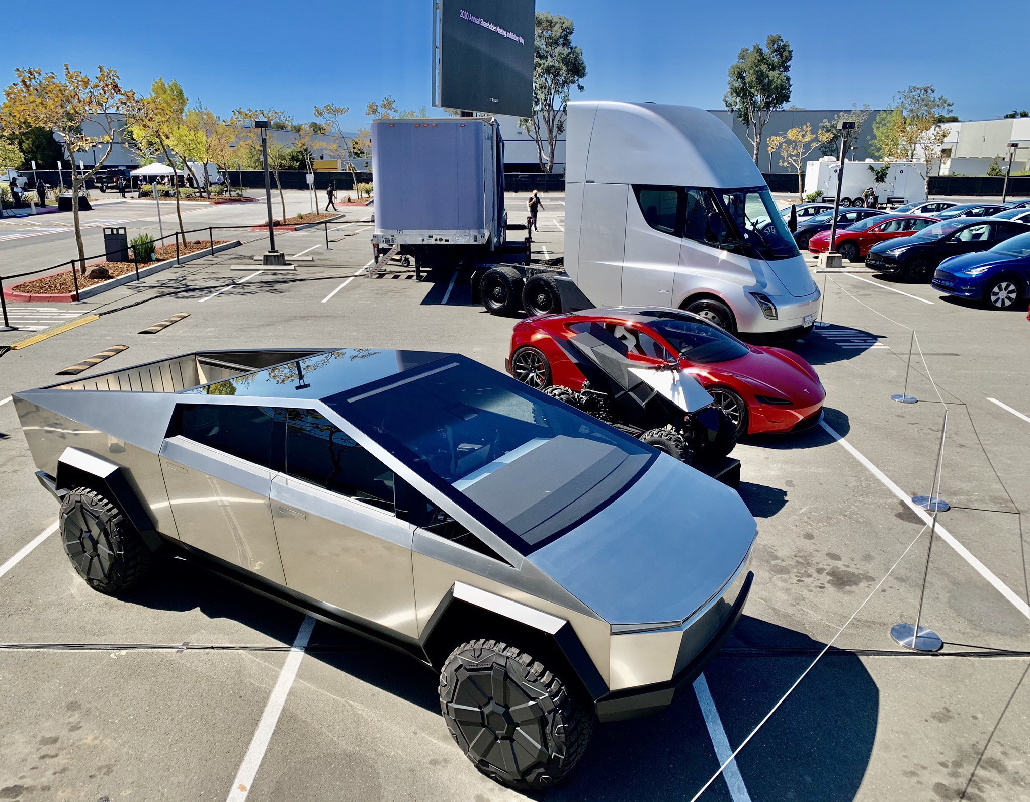 Elon Musk on Twitter: "Cybertruck, ATV, Roadster & Semi C A R S  https://t.co/4Aq1A5cYkH" / Twitter