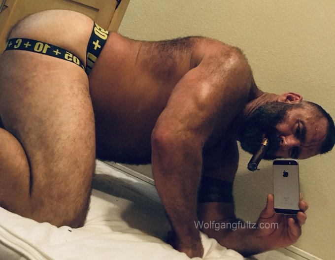 2 pic. This Daddy loves fucking as much as getting fucked. There has been some confusion, so l hear.