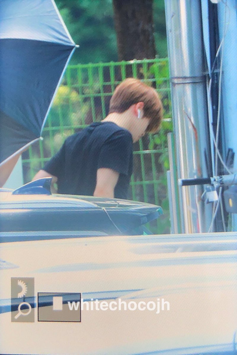 บ้าเอ้ย แจฮยอนกับเสื้อยืดดำธรรมดานี่มันทำใจสั่นชะมัดเลย