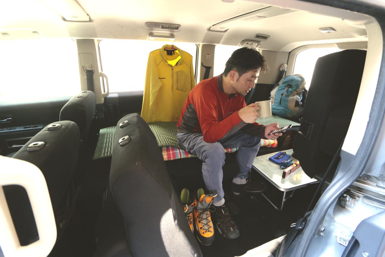 Sotobira By カーネル Sotobira Pick Up 車中泊専門誌 カーネル 編集長 オオハシの車内寝室づくりのコツを紹介 お金をかけず 原状復帰ができる車中泊快眠術をチェック T Co D3rbbm4wpj 車中泊 バンライフ Vanlife 車内インテリア