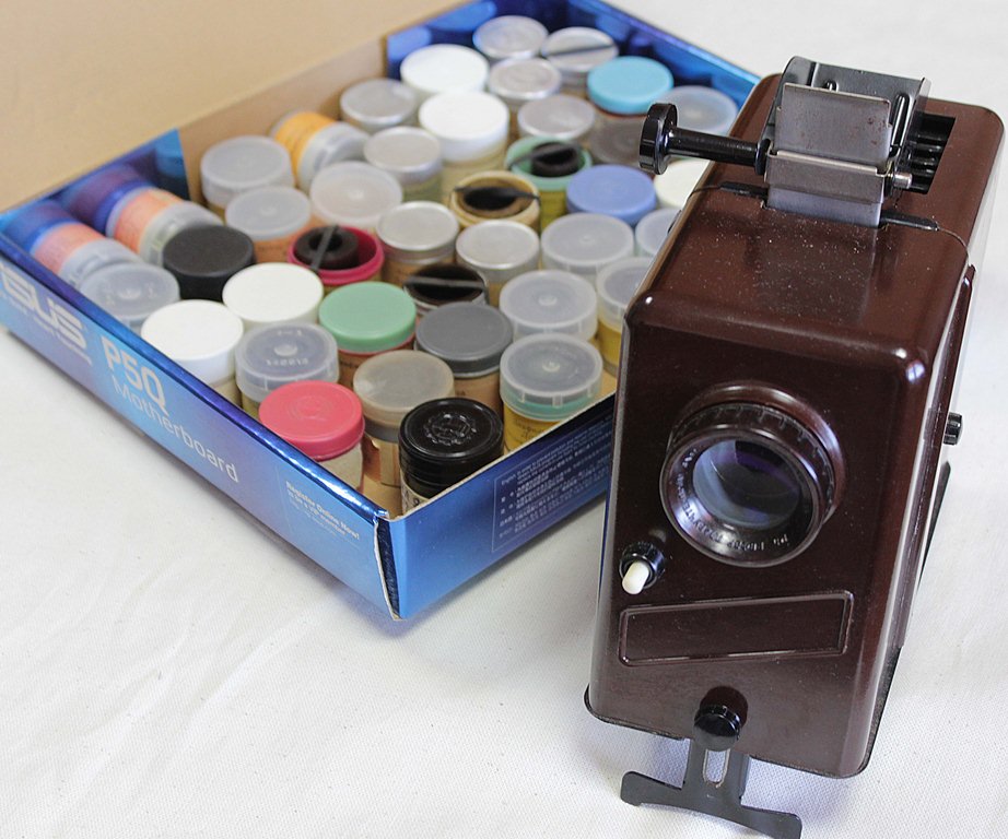 Продолжаем нашу традиционную рубрику «Музей говорит спасибо!»
Сегодня наш благодарственный пост посвящается Вадиму Петровичу и Ольге Константиновне Мясниковым, передавшим на хранение в МУК «МВЦ» интереснейшие предметы из семейной коллекции: mukmvc.ru/muzey-govorit-…