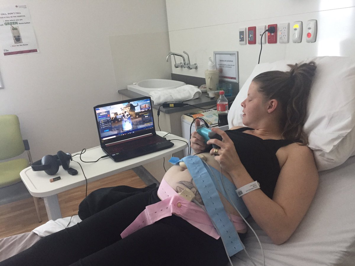 Sister in law in labour and Gaming 😂😎