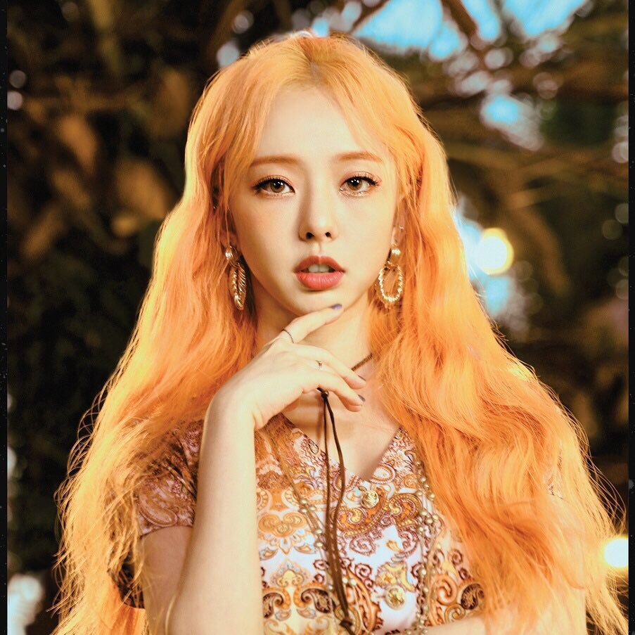miss vivi from loona
