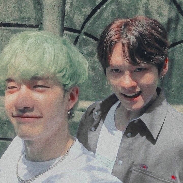 LOOK AT HOW TINY MINHO LOOKS