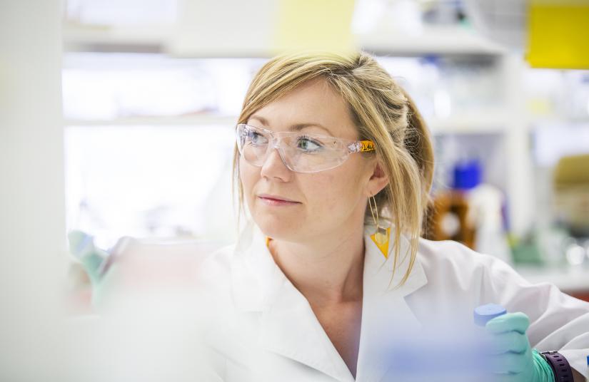 UTSResearch's tweet photo. Congratulations to our microbiology researcher, Dr Laura McCaughey, from UTS Science for receiving the 2020 NSW Tall Poppy of the Year award for her work tackling antimicrobial resistance and communicating science, especially to girls and young women. https://t.co/cXz6erIVAK https://t.co/7TPvAkwVM9