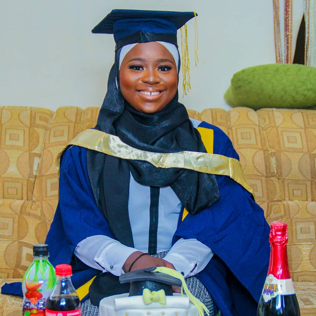 heemah_diva's tweet photo. Allihamdullilah
I bagged a degree
B. Sc Physiology ππππ
#uniosunvirtualconvocation https://t.co/haconzwd43