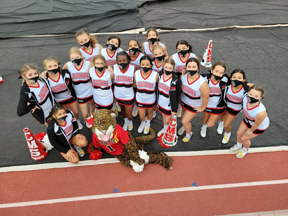 CMSCheer2's tweet photo. We love cheering on our 8th graders! #gocanyon #gobigred #cjcheer @cms_rivas @CanyonMiddle https://t.co/TLaCEJo1gS