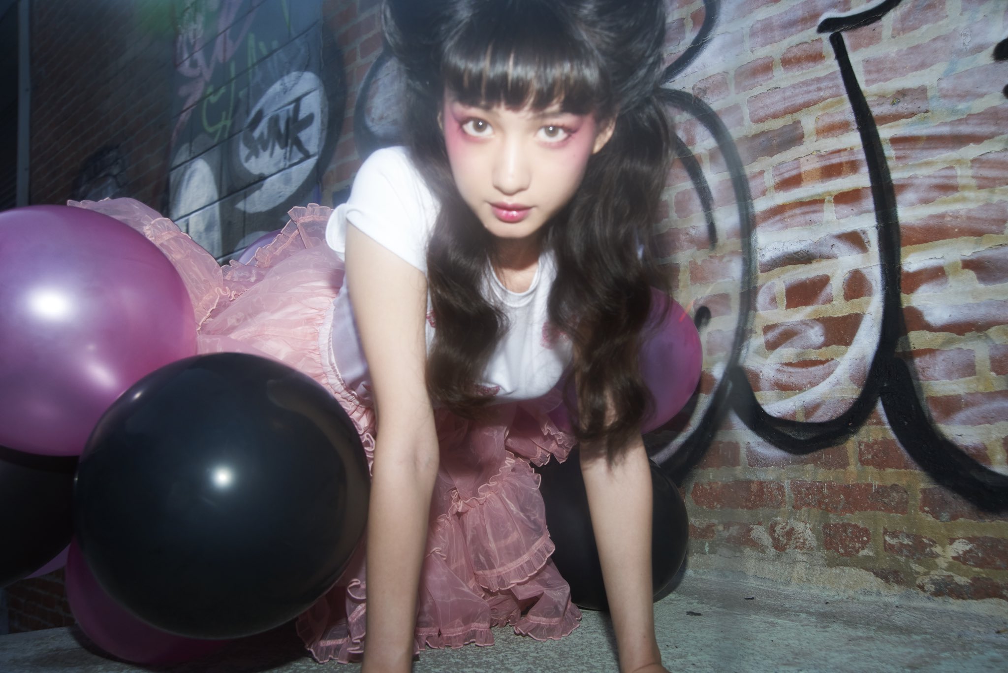 Larme Nyでオンラインシューティング モデルは Susan T Co Qsyszhcyvv Photo Nyで活躍する有名写真家saraimariさん T Co Iat0t8akjn Make Three のglobal Creative Director の Rie Omotoさん T Co J0buwfiorf By