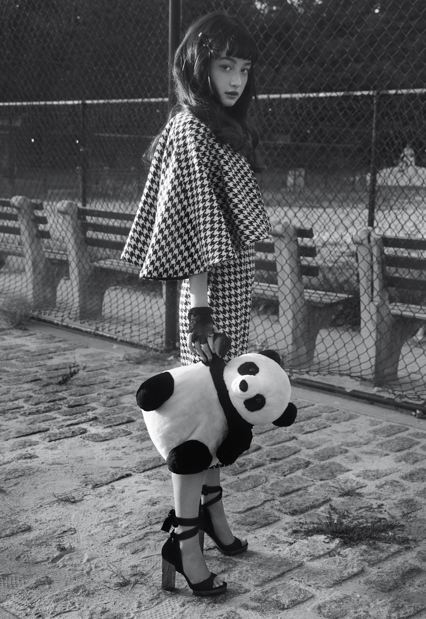 Larme Nyでオンラインシューティング モデルは Susan T Co Qsyszhcyvv Photo Nyで活躍する有名写真家saraimariさん T Co Iat0t8akjn Make Three のglobal Creative Director の Rie Omotoさん T Co J0buwfiorf By