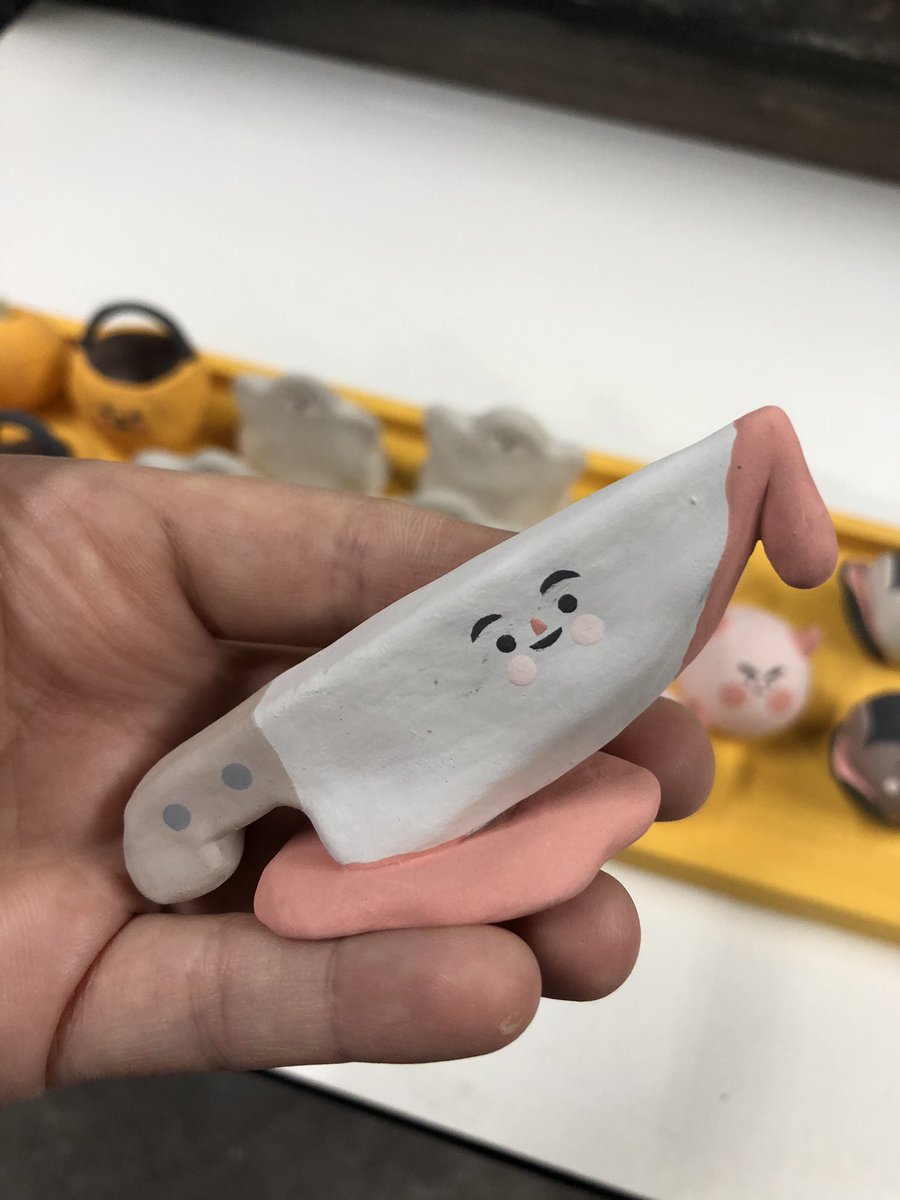 AubreyAiese's tweet image. Halloween ceramics are all underglazed and ready for the kiln!