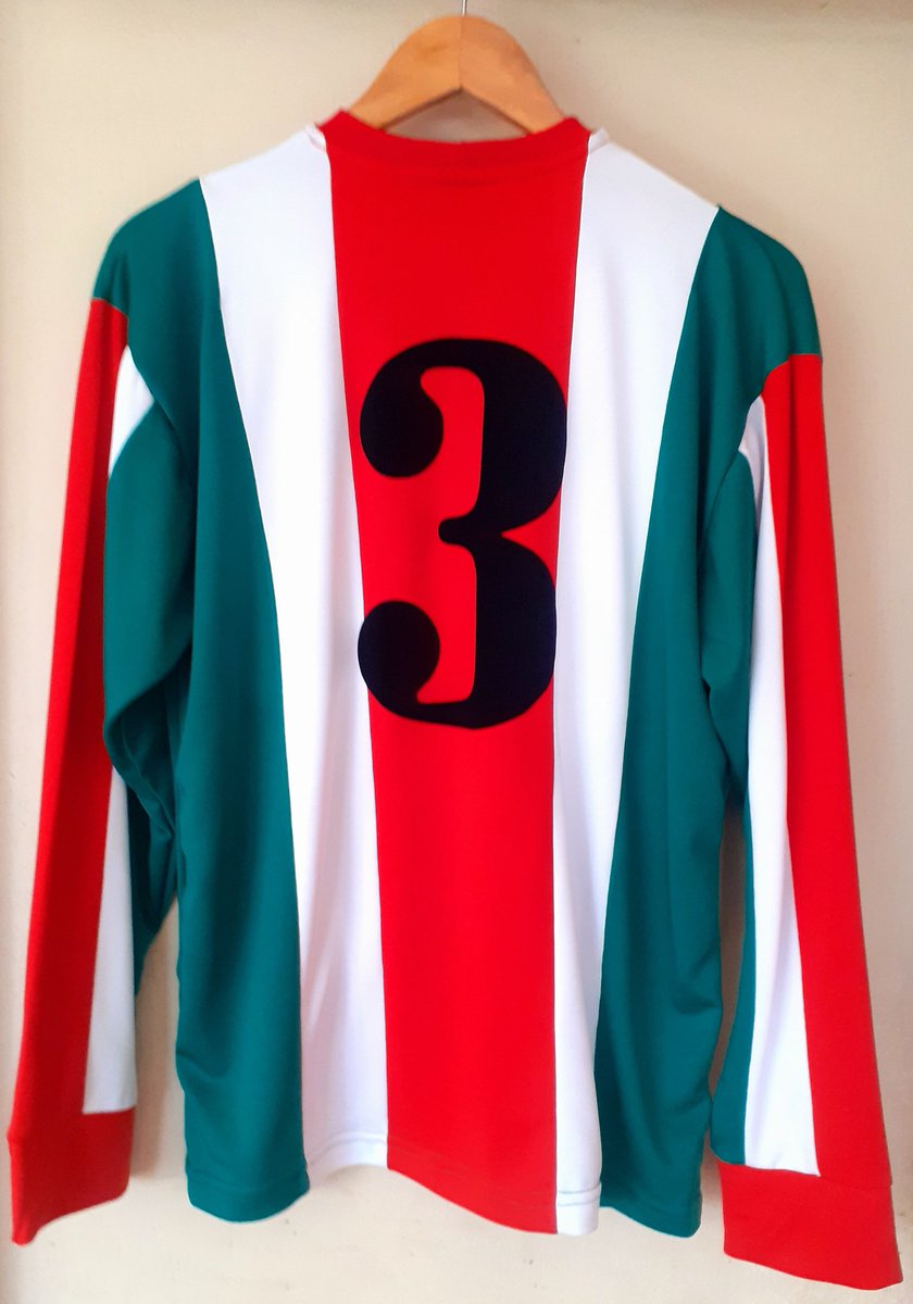 FANATIKSHOP's tweet photo. Excelente el programa de #Palestino 🇵🇸en @CDF_cl
Casi tan hermoso como nuestra 👕 1977 Campeón Copa Chile 🏆 de DON ELIAS @FigueroaChile ⭐
#ClubesCDF https://t.co/rmxUh1cIqF