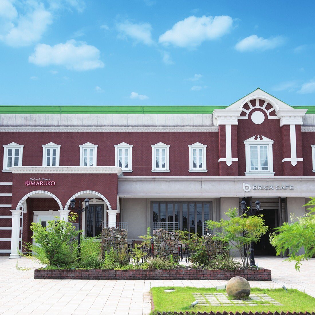 menagekelly's tweet photo. 【愛知・小牧に、美のテーマパークが登場…⁉】

2020年3月、補整下着の「MARUKO」小牧店がオープンし、敷地内のカフェ・結婚式場と統合して、複合施設「MARUKO MAQUIREI」としてプレオープン✨インスタグラマー2人が行ってきました💁‍♀️

▶︎https://t.co/eIJdzrhm0k https://t.co/e6j5Olt3es
