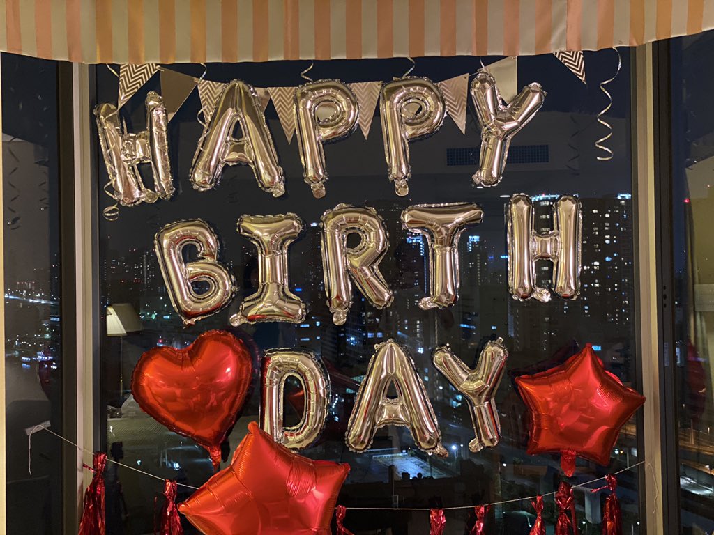 kevinslvc's tweet photo. 同じ学校に通ってた奴がぴかつ女子になる世界線よ。
HBD🎉🍾 https://t.co/k71JCDMaXt
