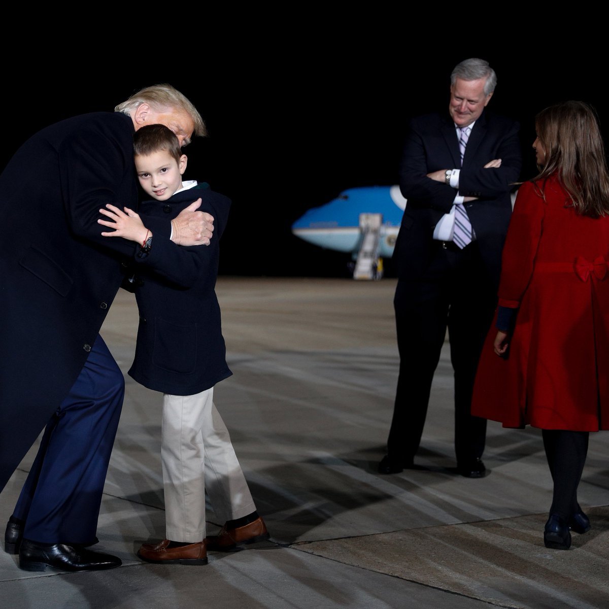 Tom Brenner On Twitter President Trump Hugs His Grandchildren Arabella And Joseph Kushner After Finishing A Campaign Rally At Pittsburgh Int L Airport In Pittsburgh Pa Https T Co H82hcgz1mh