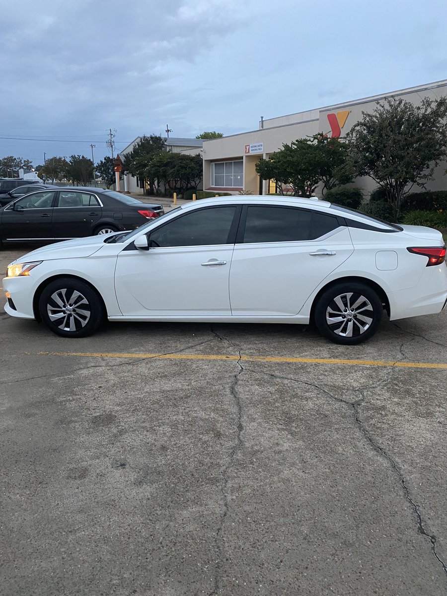 HNIC662's tweet photo. If you know me you know this has been something I have been wanting forever. I can finally say I have my own car 😁. Just can't thank GOD enough for this blessing 🙏🏼. Feels so good to say I purchase something of my own with no help. 
#MeetDiamond💎 https://t.co/NV3Yi2espK