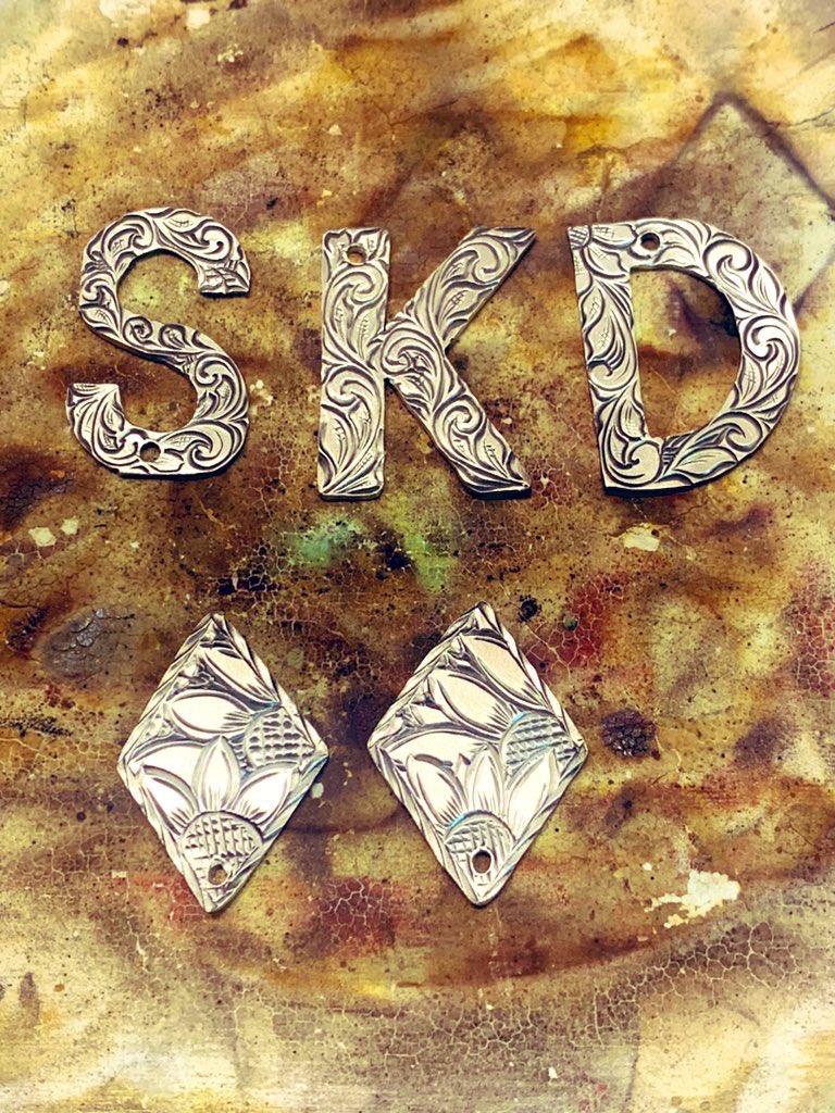 kellken2's tweet image. Y’all just so ya know everything I do is hand cut hand drawn and hand engraved. Silver event from $14-$29 an ounce. This work is Costly. 
In case ya wonder why my prices are more than a boutique (no offense)