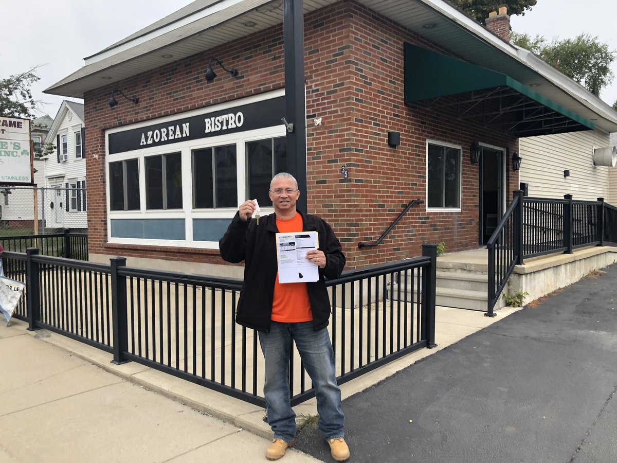 BethProko's tweet image. Great things are happening In Quinsigamond Village!!!!! We are so very excited that Minas Market will be opening soon!!!! 

Welcome Ronald and family!!!

#quinsigamondvillage
#newinthewoo