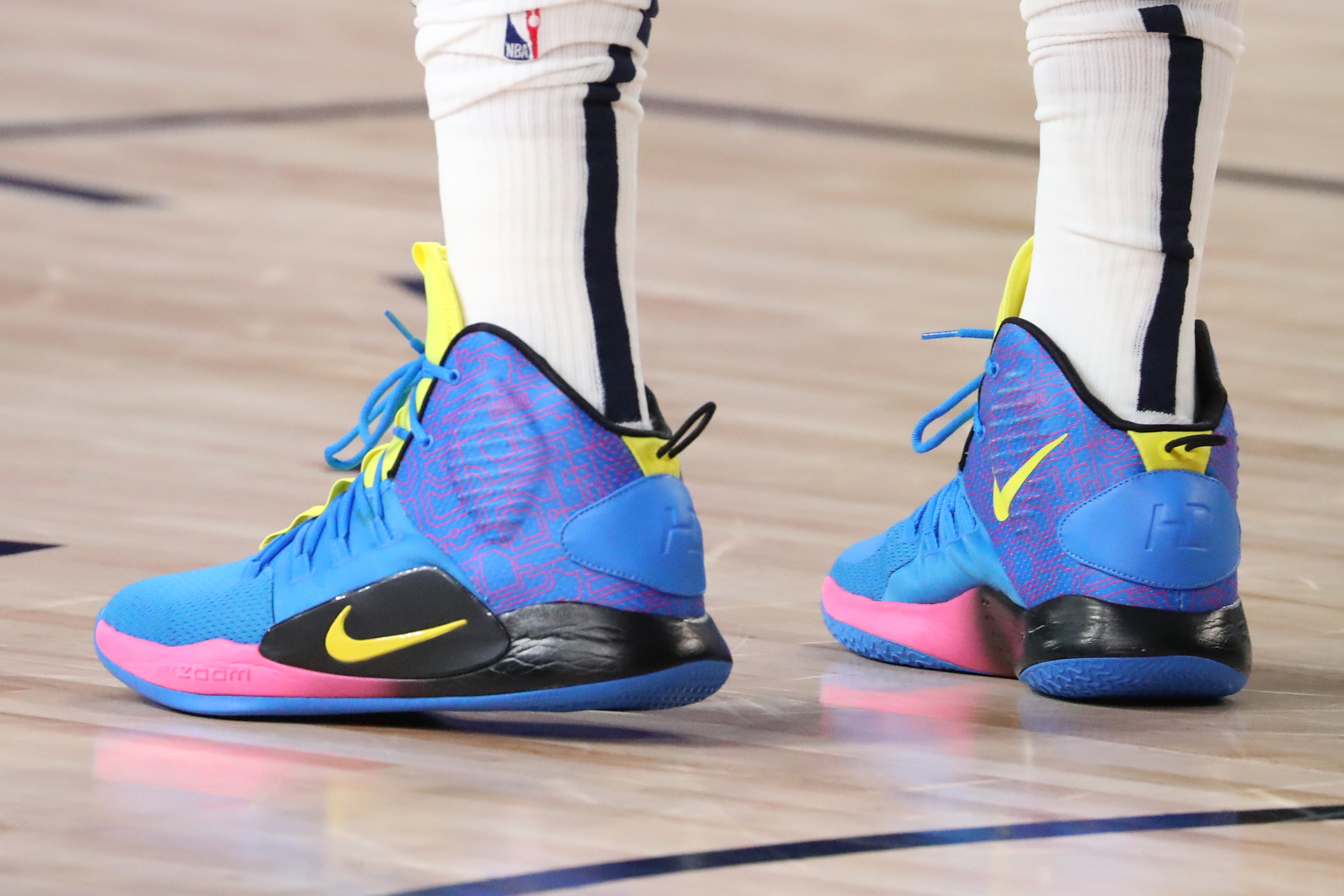 B R Kicks on X Nikola Jokic wearing the Nike Hyperdunk X PE tonight in Game 3 https t cvskfGKbrz X
