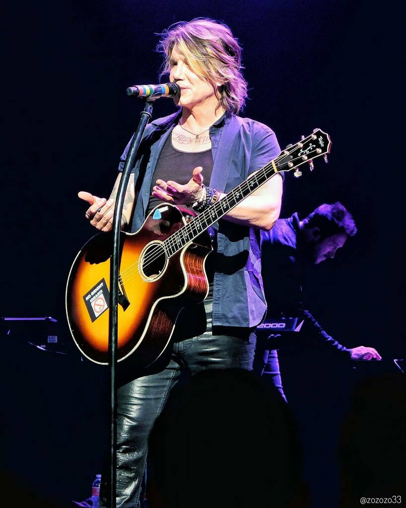 zozozo333's tweet photo. @googoodollsofficial at the @hobhouston 10/2/18. #googoodolls @absolutegoopics @johnrzeznikggd #concert #concertphotography #music #musicphotography #johnnyrzeznik #robbytakac #dizzy20 #dizzyupthegirl #livenation #live #livemusic #musicphotography #music… https://t.co/0t95QtIIKT https://t.co/WF6e1BVhe4