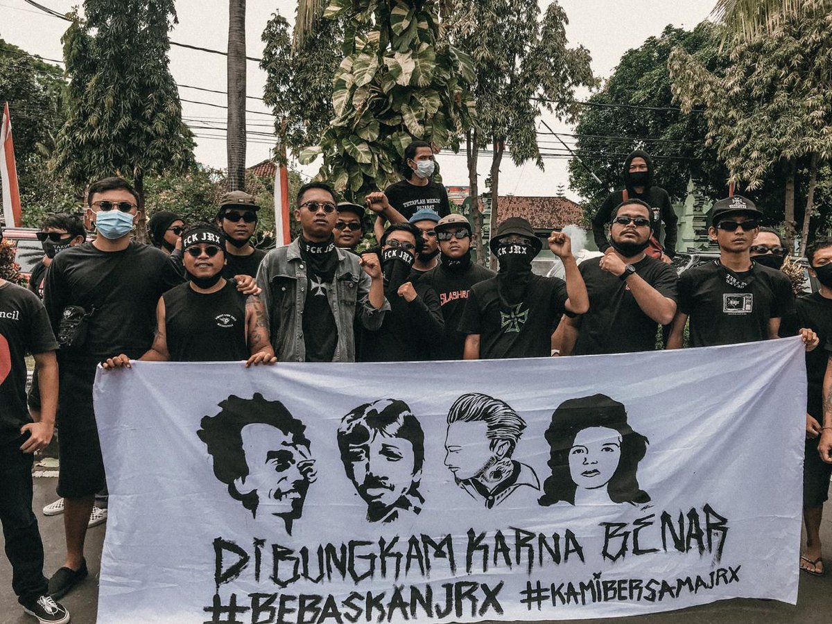 pandeoktapiana's tweet photo. #savekeadilan https://t.co/HsbLL6Mh9D
